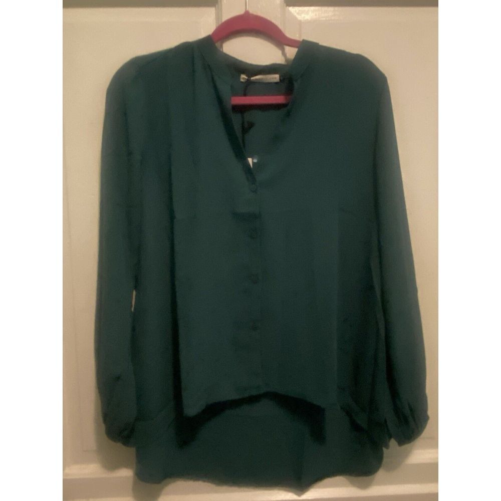 Three Eighty Two Women's LS Green Button Down Blouse‎ Size Small Hi-Low Hem NWT